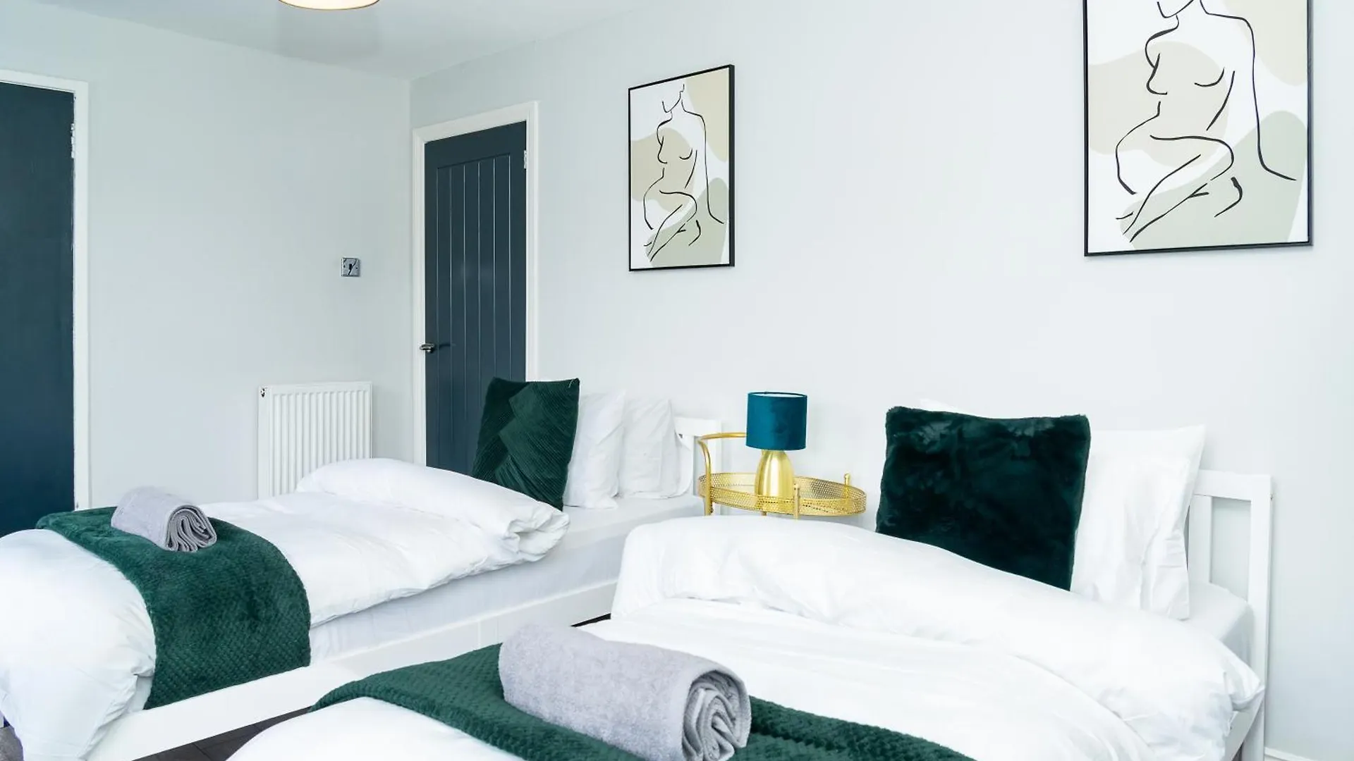 Luxury 2-Bed Townhouse With Free Parking, Near City Edinburgh Velká Británie