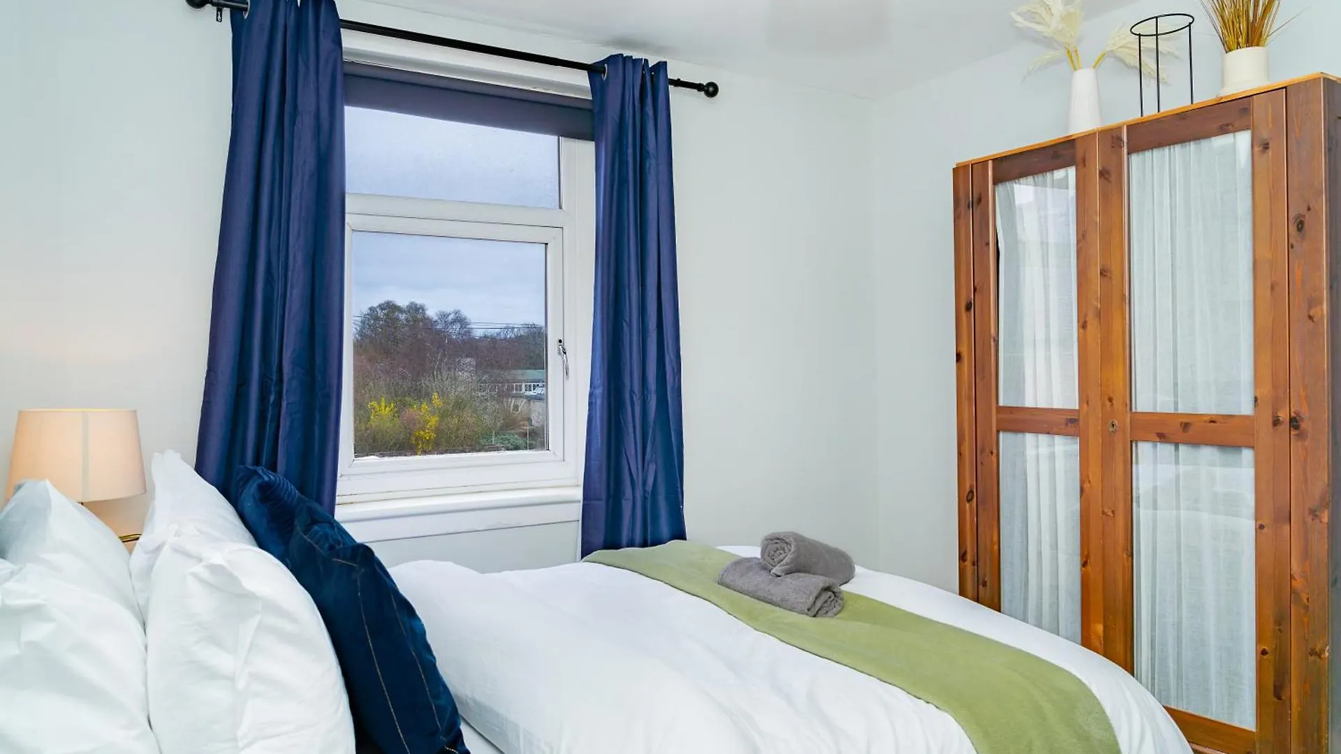 Luxury 2-Bed Townhouse With Free Parking, Near City エディンバラ アパート